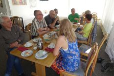 Am Tisch: Andreas, Susanne, Thomas.. Klick zur Vergrößerung.